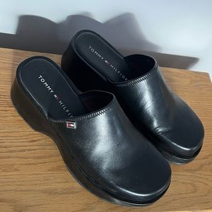Y2K Tommy Hilfiger slip on heel clog/mules